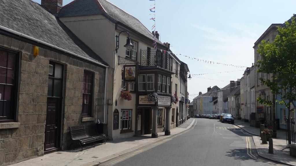 Kings Arms Hotel Penryn Buitenkant foto